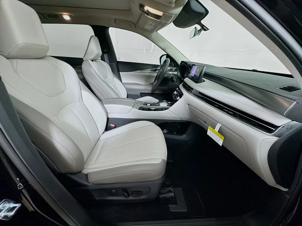 New 2026 Black INFINITI PURE image 36