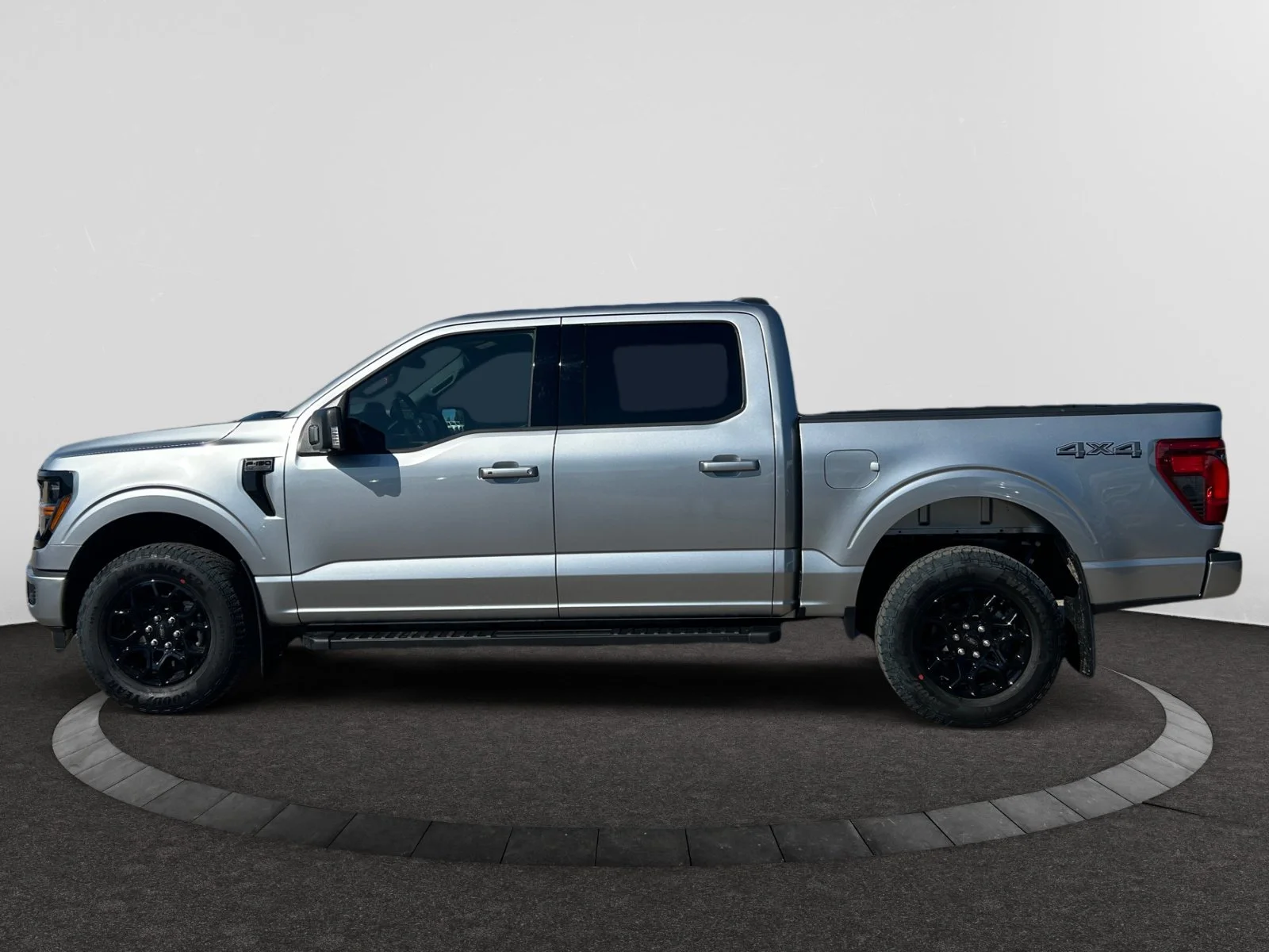 New 2026 Iconic Silver Metallic Ford XLT image 2