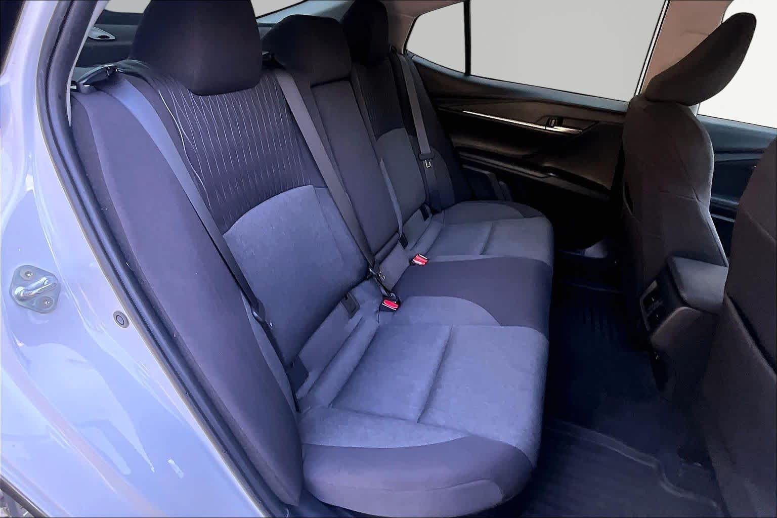 Used 2025 Ice Cap Toyota LE image 20