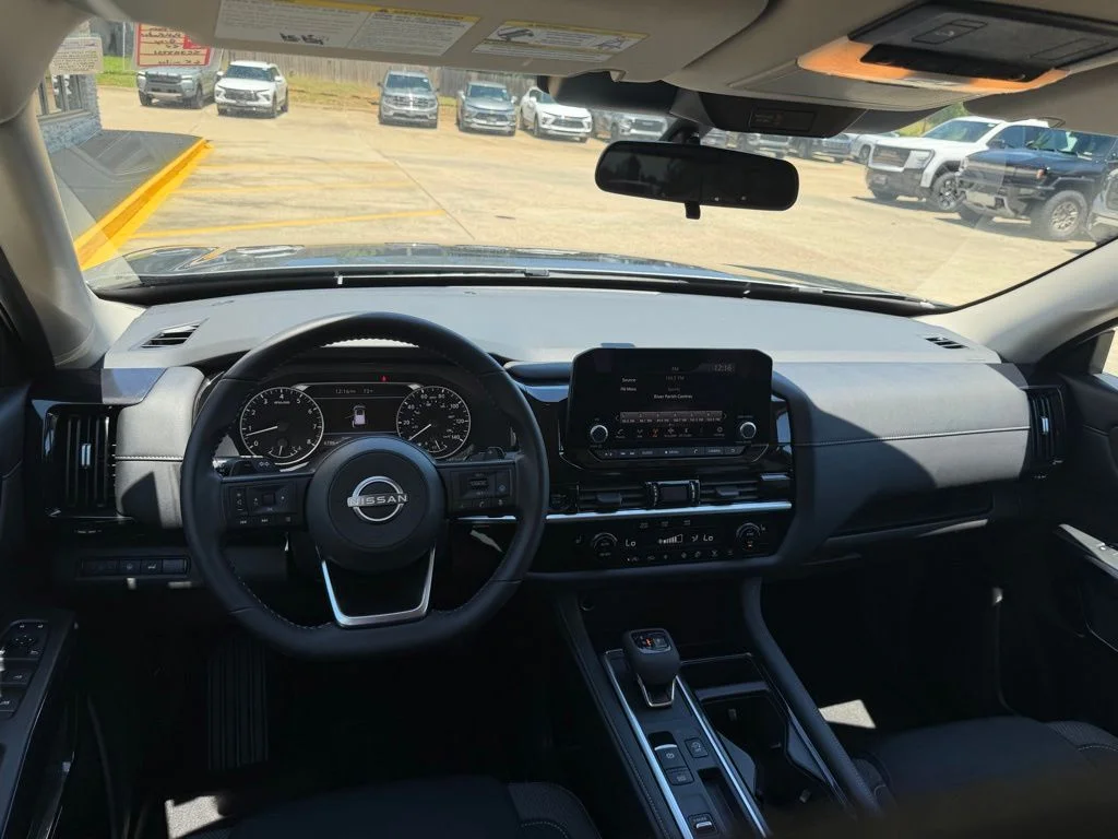 Used 2025 Gray Nissan SV image 18