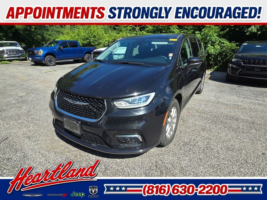 Used 2023 Black Chrysler Touring L image 1