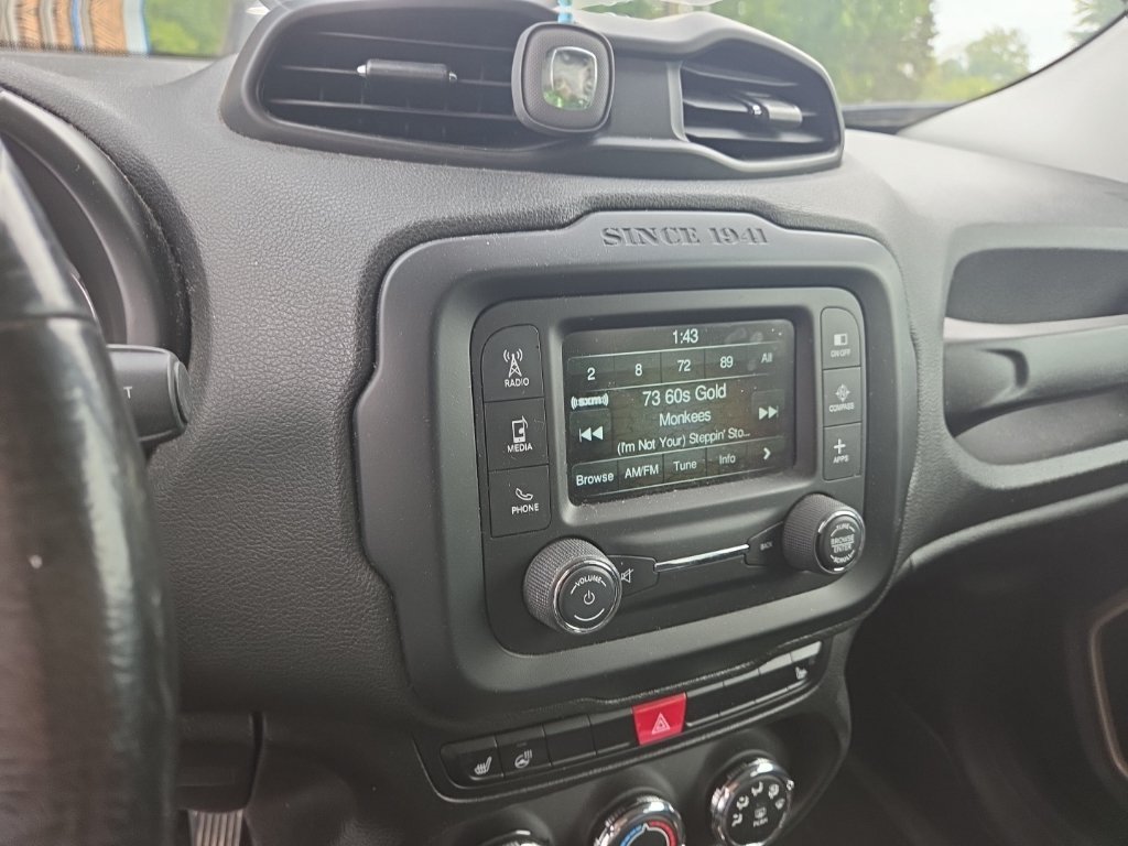 Used 2016 Gray Jeep Latitude image 5