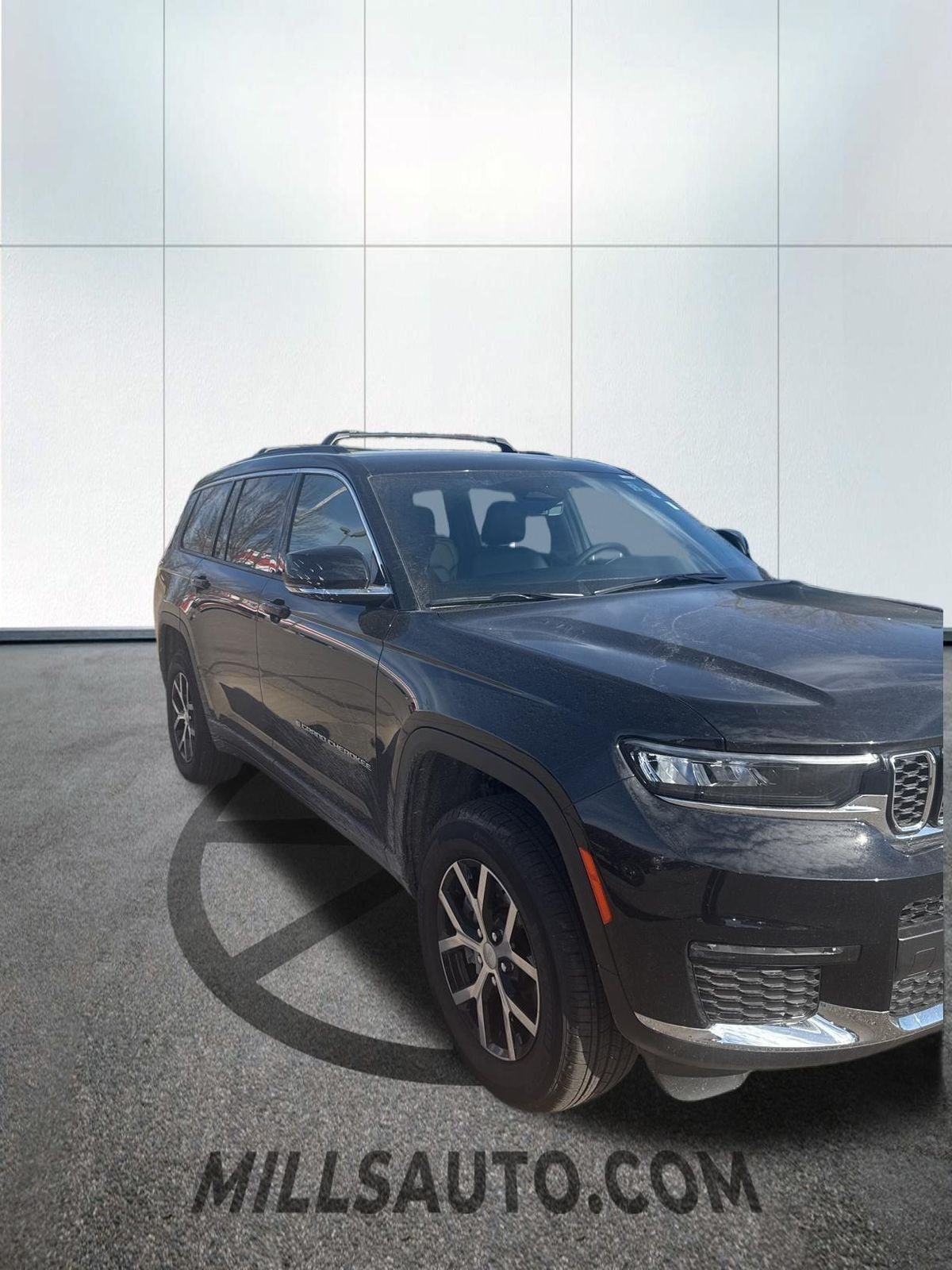 Used 2025 Jeep Grand Cherokee L Limited with VIN 1C4RJKBG5S8632779 for sale in Baxter, Minnesota