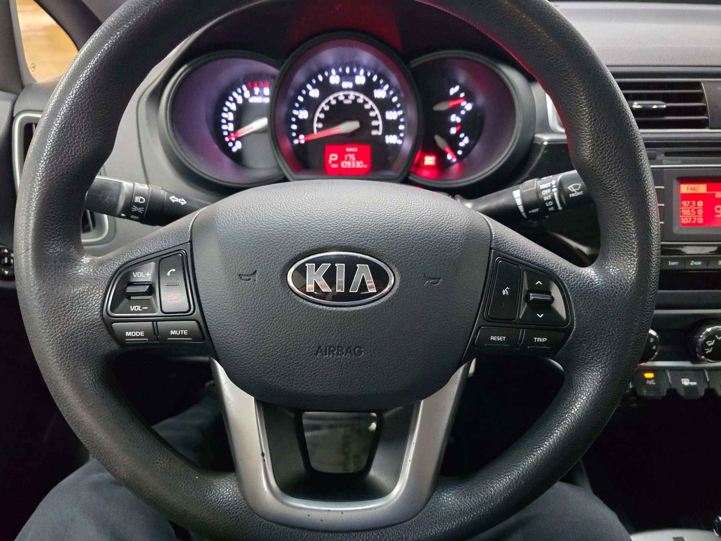 Used 2016 Bright Silver Kia LX FWD image 23