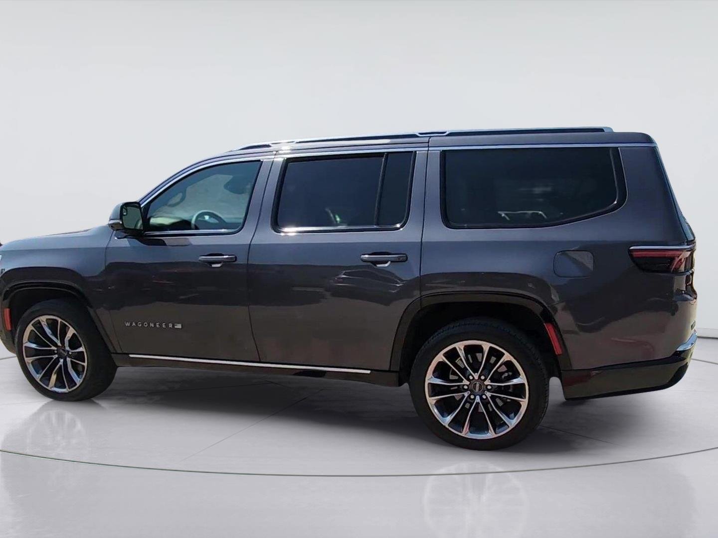 2022 Jeep Wagoneer photo 6 of 36