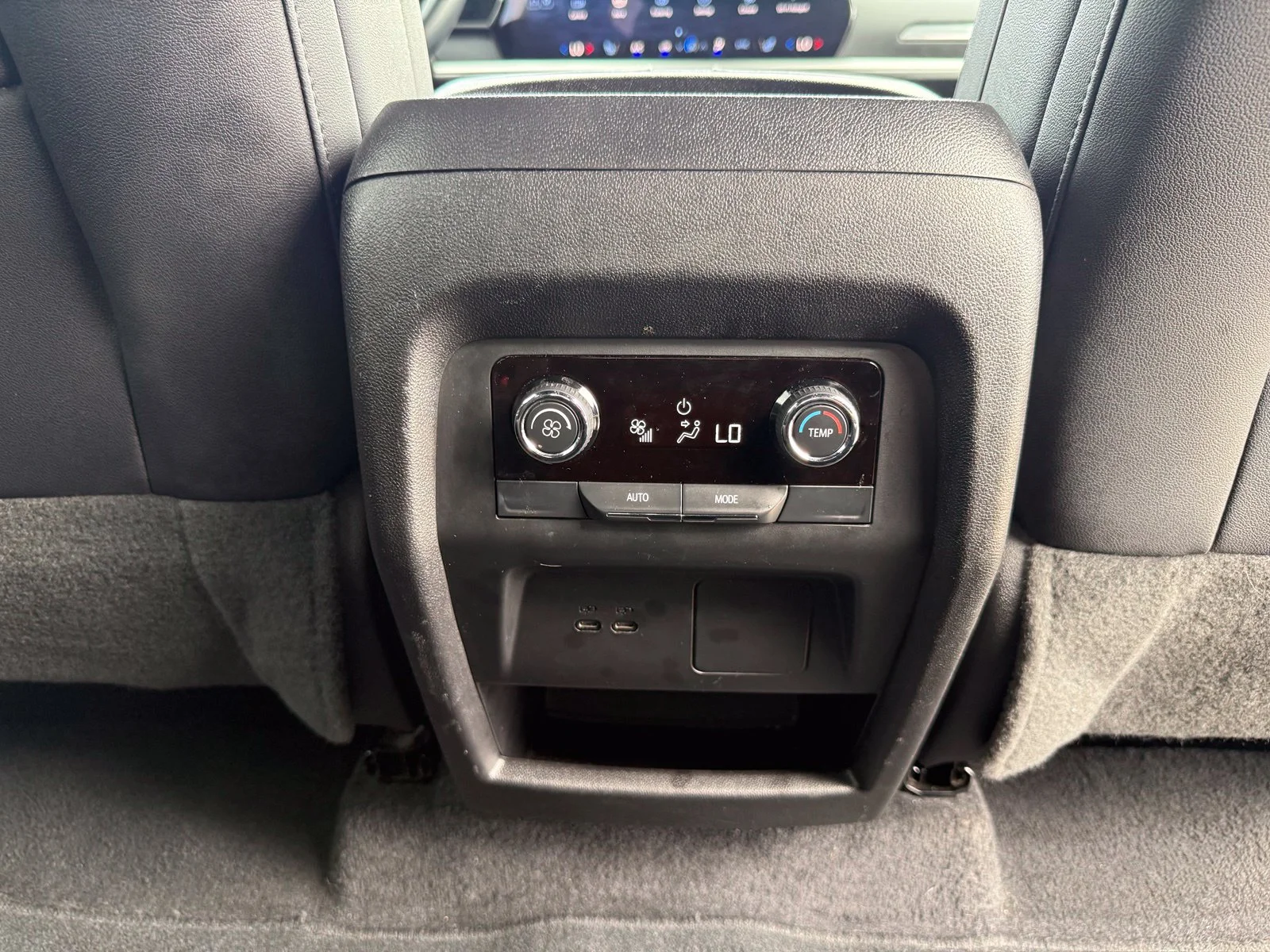 2025 Chevrolet Traverse LT - Photo 34