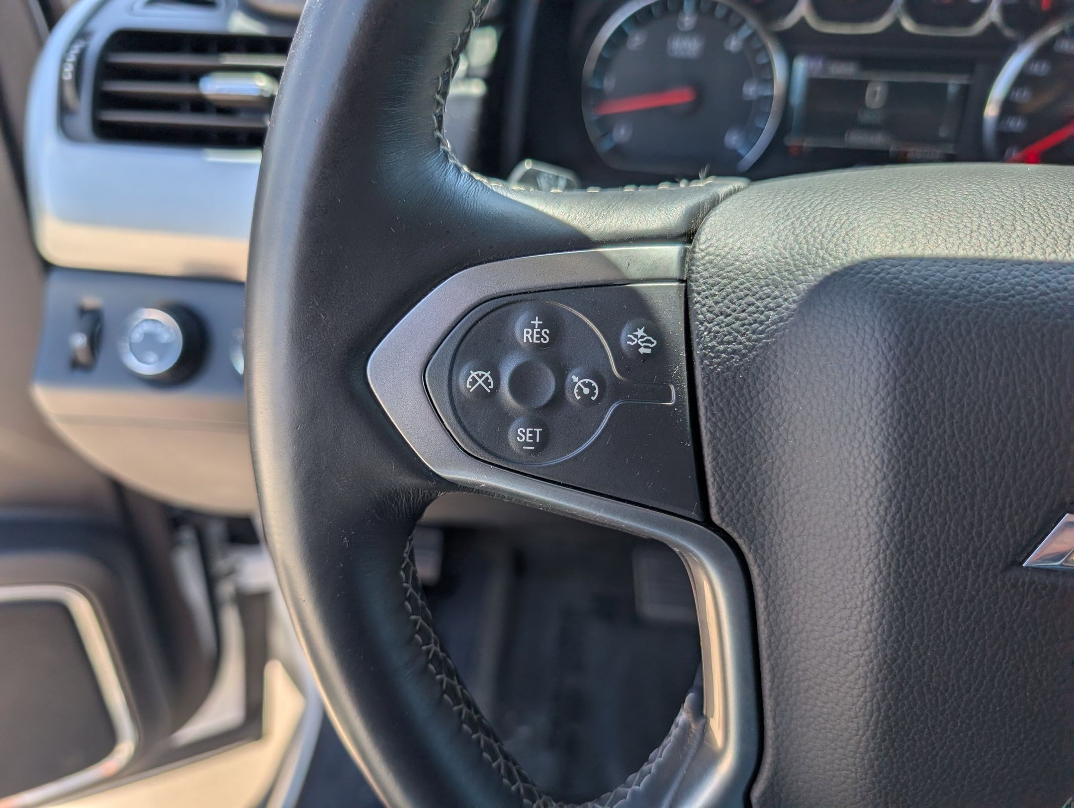 Used 2015 Summit White Chevrolet LT image 17