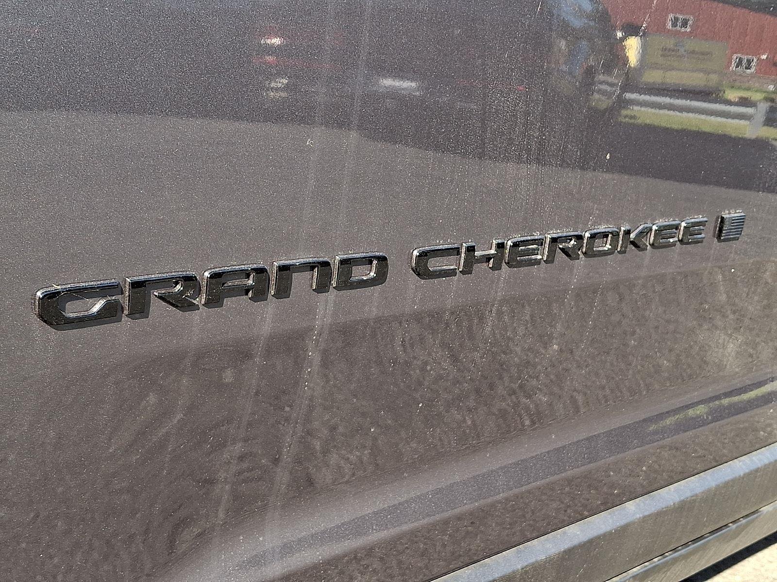 New 2025 Baltic Gray Metallic Clear-Coat Exterior Paint Jeep Limited image 20