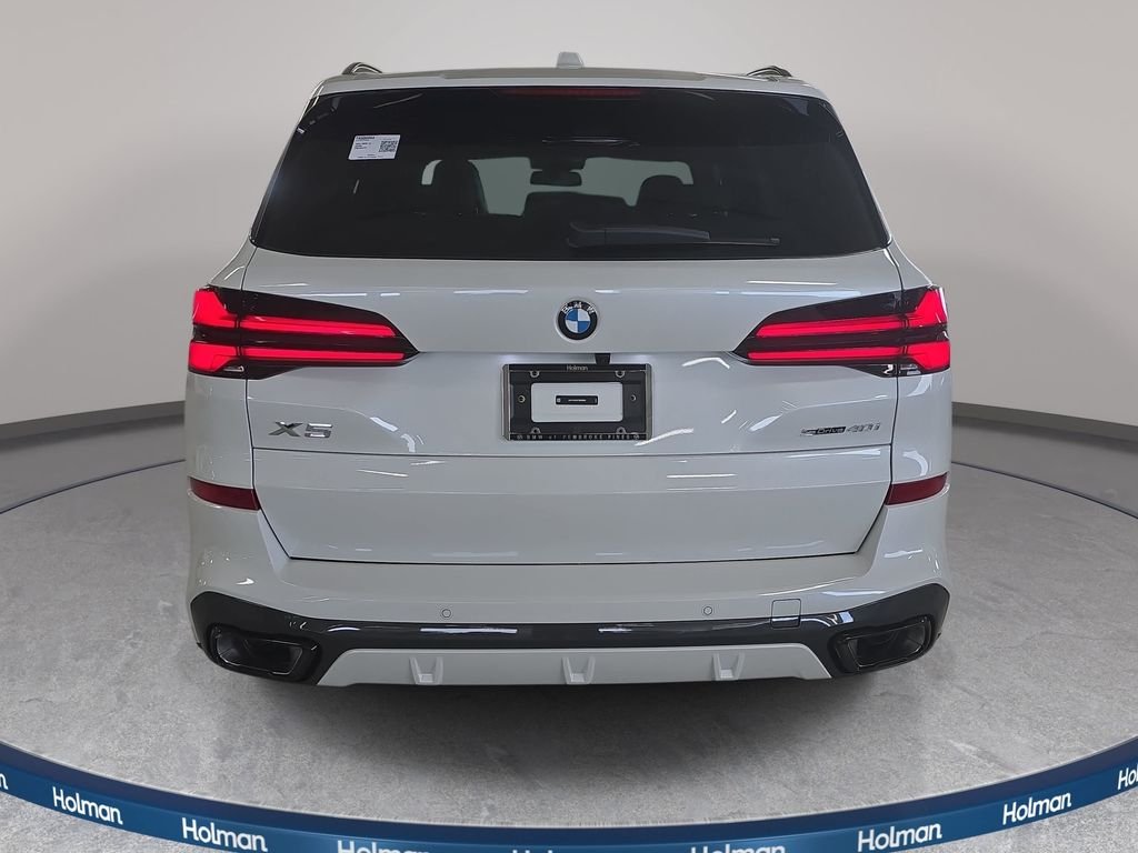 New 2026 Mineral White Metallic BMW sDrive40i image 5