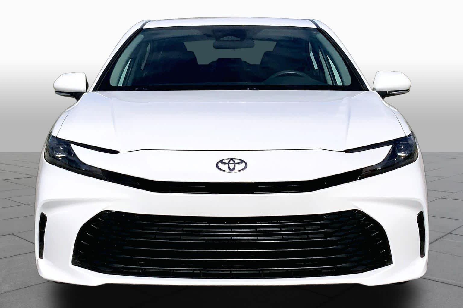 Used 2025 Ice Cap Toyota LE image 4