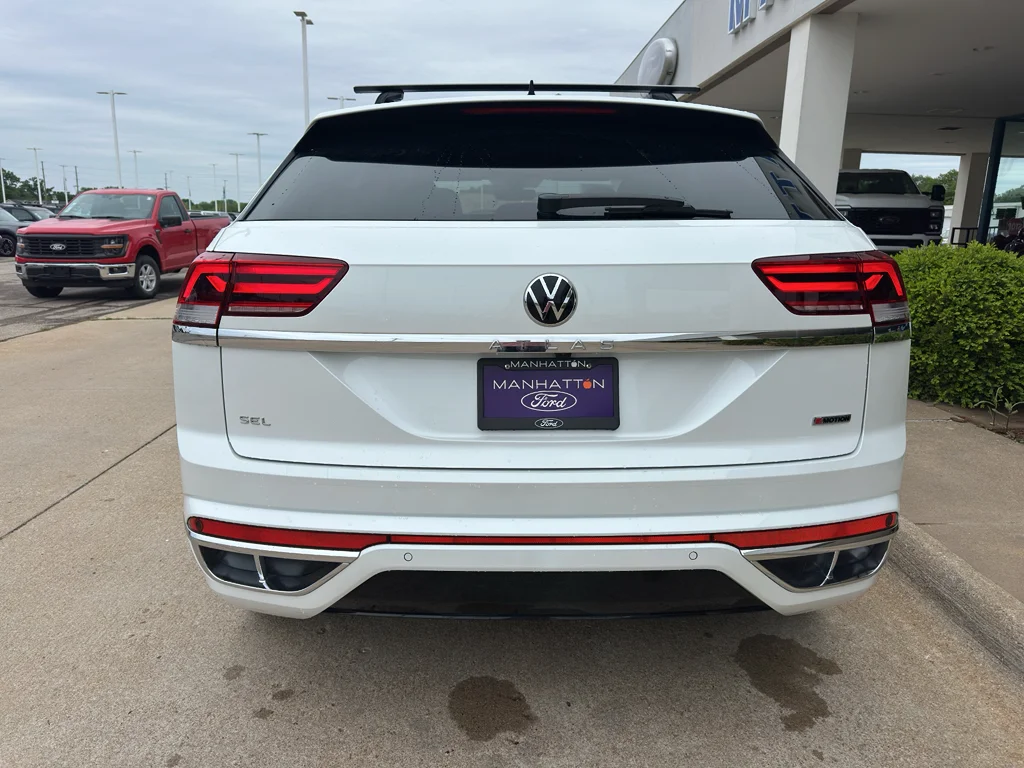 Used 2022 Oryx White Pearl Volkswagen 2.0T SEL R-Line image 9