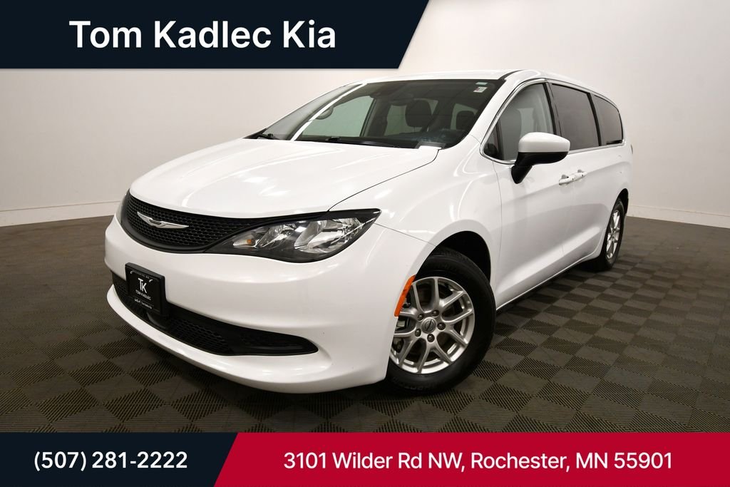 2023 Chrysler Voyager LX