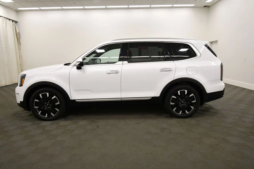 Certified Used 2024 White Kia SX-Prestige image 4