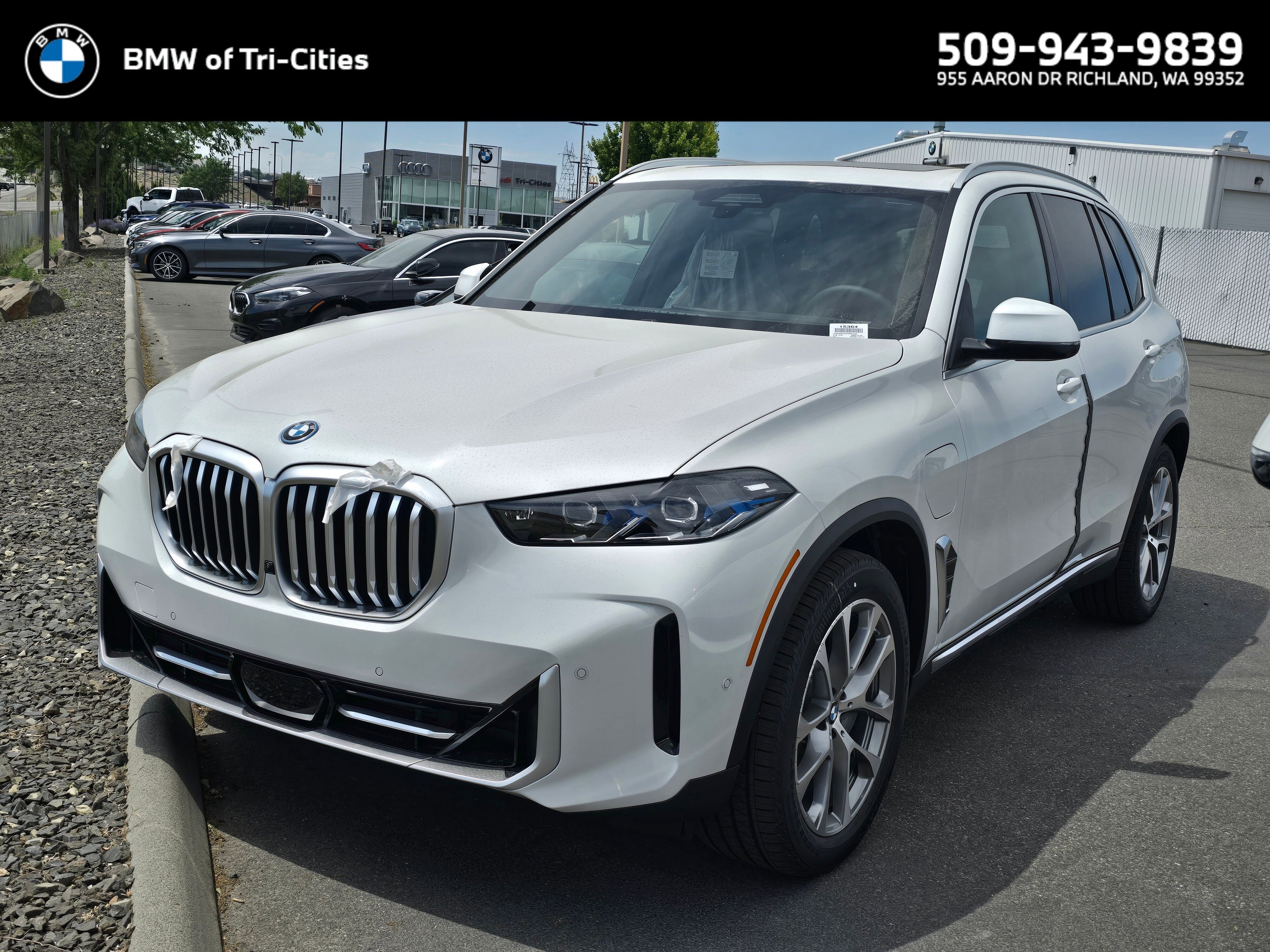 2026 BMW X5 xDrive50e's photo