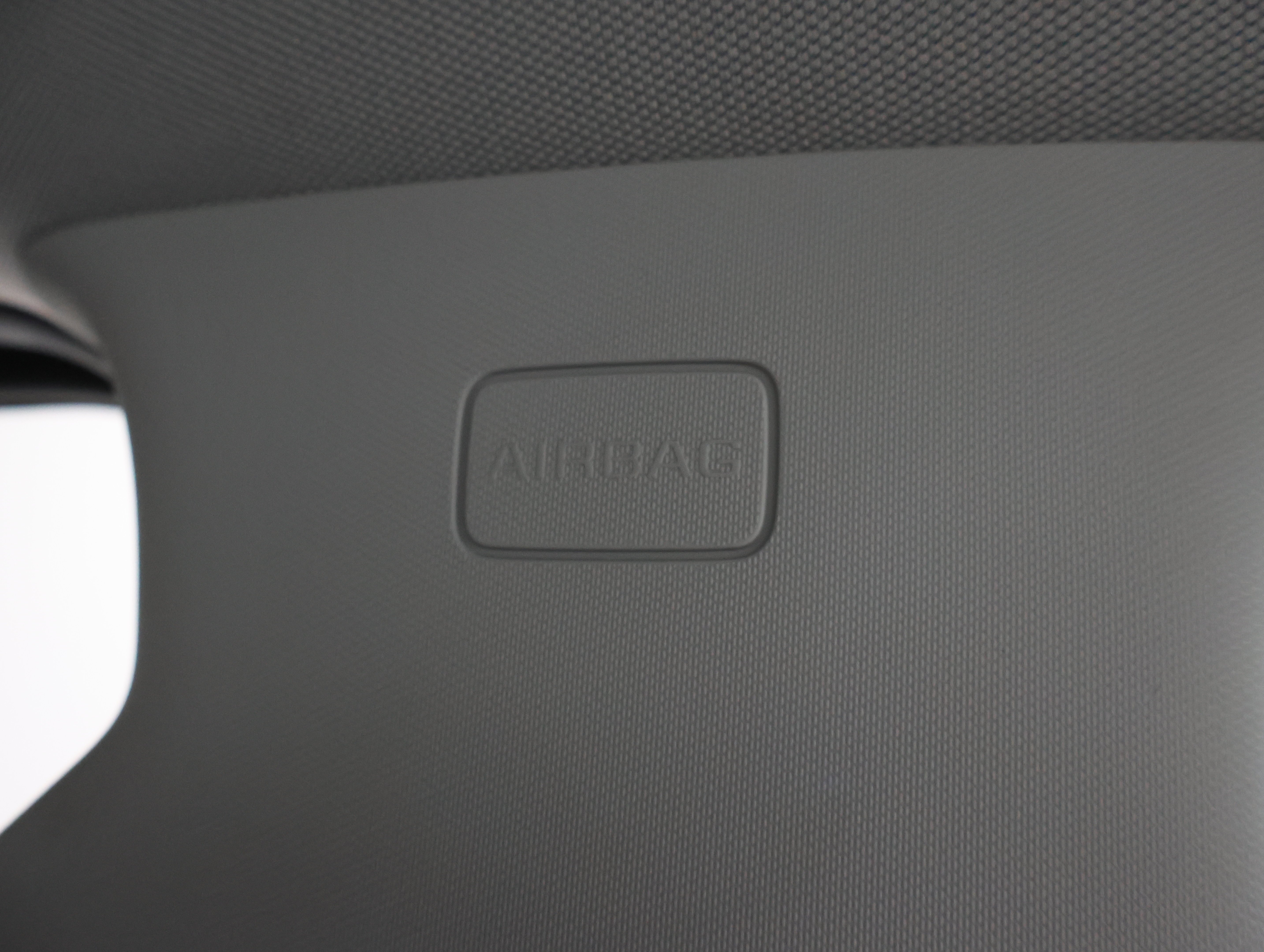 Used 2017 Summit White Chevrolet 4x4 Crew Cab LTZ DRW: CREW-LONG-DRW-LTZ-6.6L DIESEL-4WD-NAV image 43