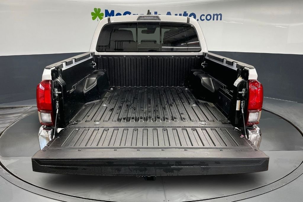 Used 2023 White Toyota SR5 image 22