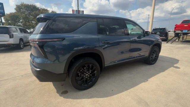 2024 Chevrolet Traverse LS - Photo 8