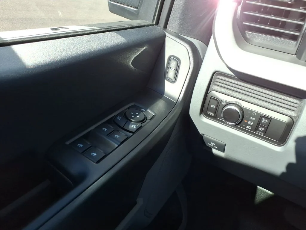 New 2027 Agate Black Metallic Ford F-350® XL image 19