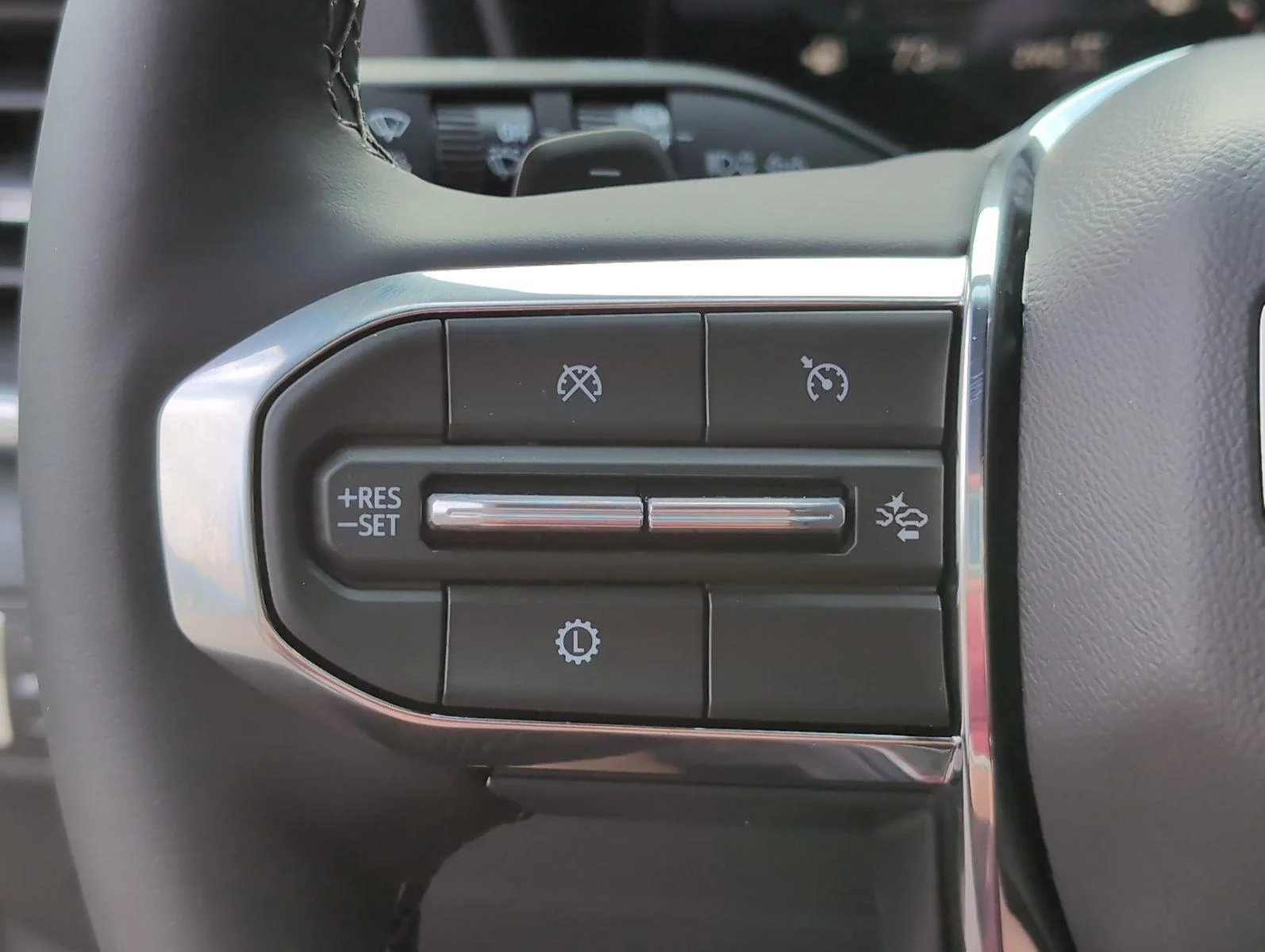 New 2026 Sterling Metallic GMC Elevation image 22