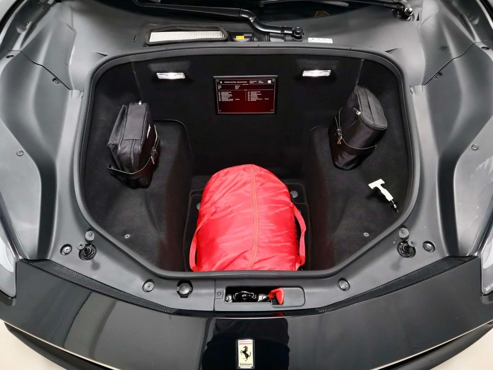 Used 2019 Nero Ferrari  image 10