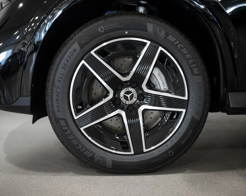 New 2026 Black Mercedes-Benz GLC 300 image 4