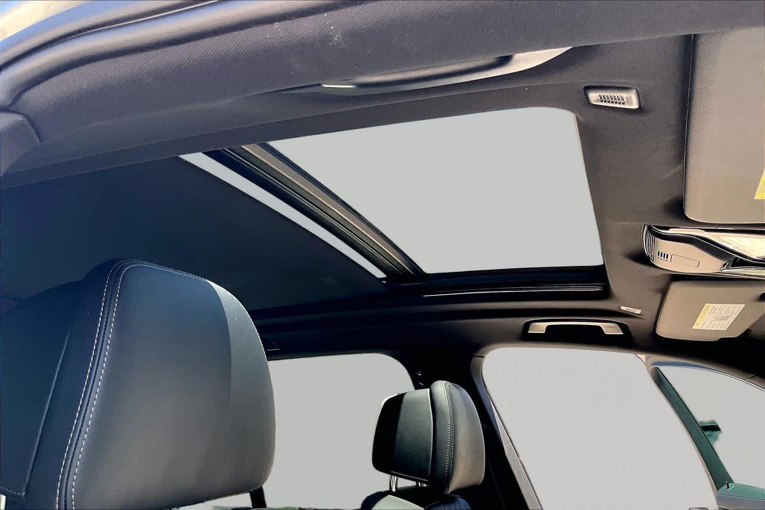 Used 2024 Skyscraper Grey Metallic BMW xDrive40i image 13