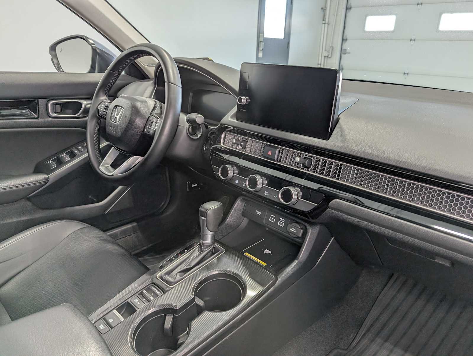 Used 2024 Sonic Gray Pearl Honda Touring image 41