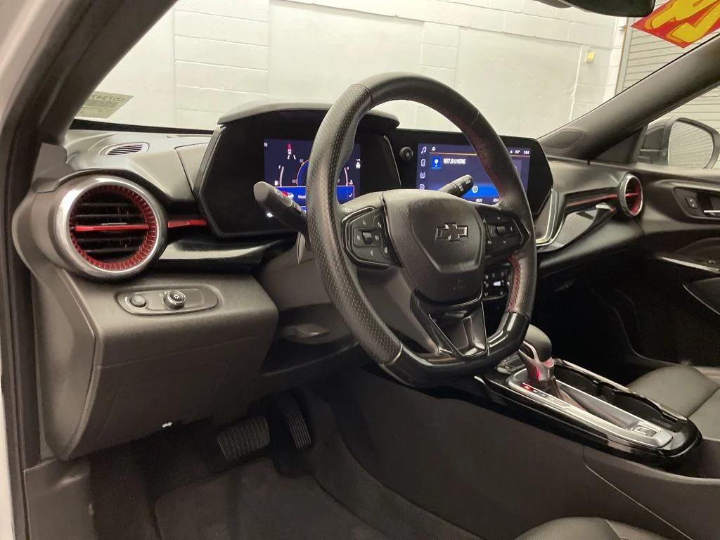 Used 2024 White Chevrolet 2RS image 19