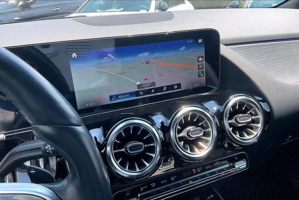 2023 Mercedes-Benz GLA Base - Photo 5
