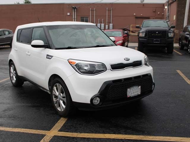 Used 2016 Clear White Kia Plus image 4