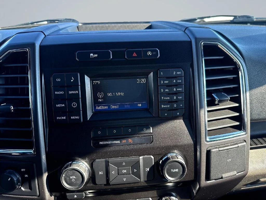 Used 2016 Blue Jeans Metallic Ford XLT image 20