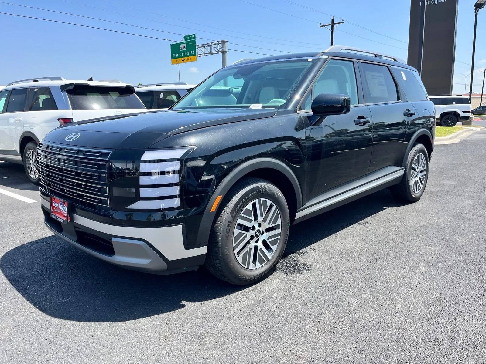 New 2026 Black Hyundai Blue SEL image 3