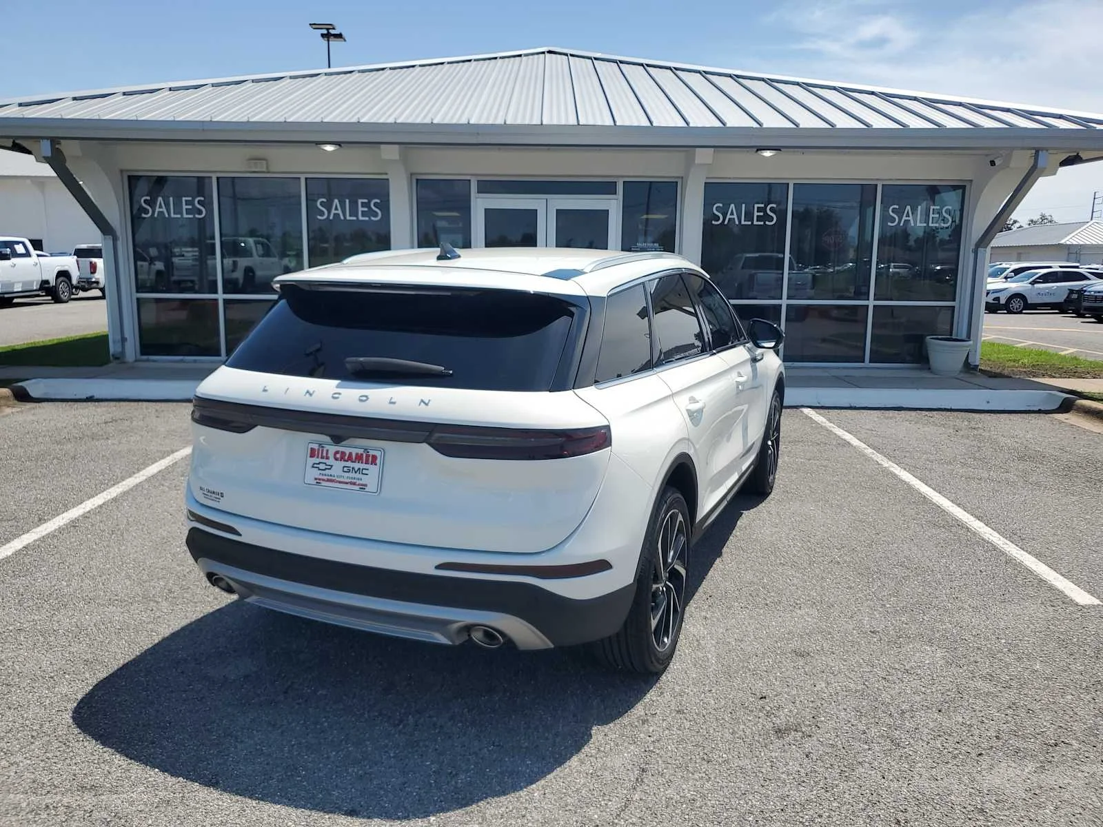 Used 2023 White Lincoln Reserve image 6