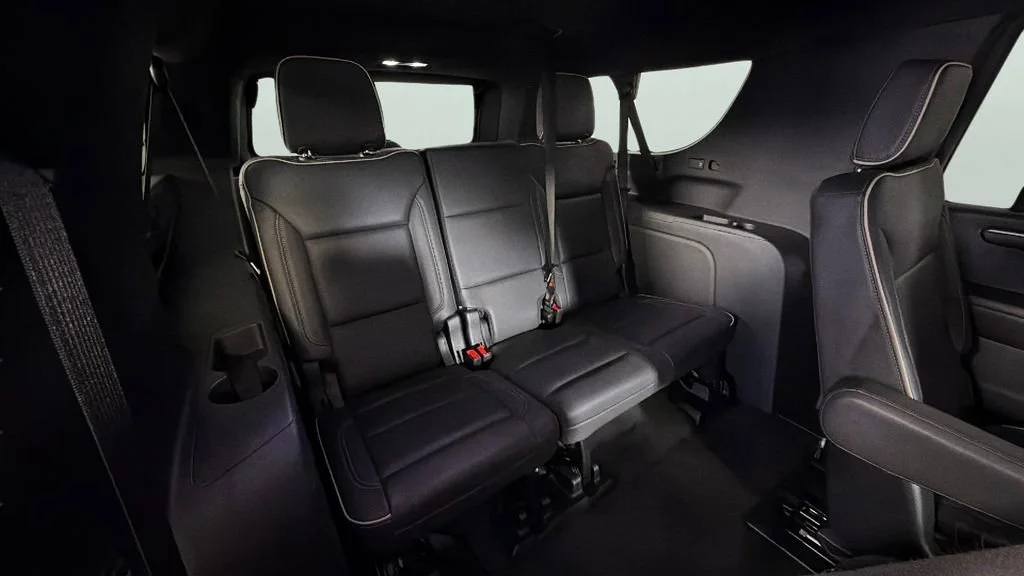 Used 2025 Black Chevrolet Premier image 30