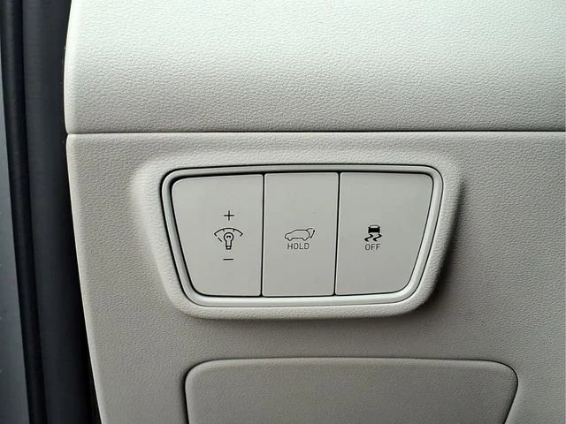 Used 2024  Hyundai SEL image 16