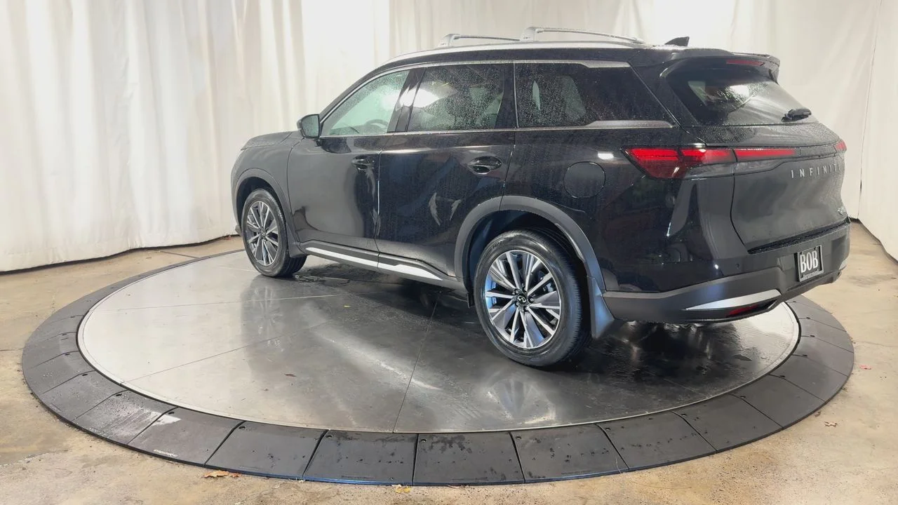 Certified Used 2026 Mineral INFINITI LUXE image 11