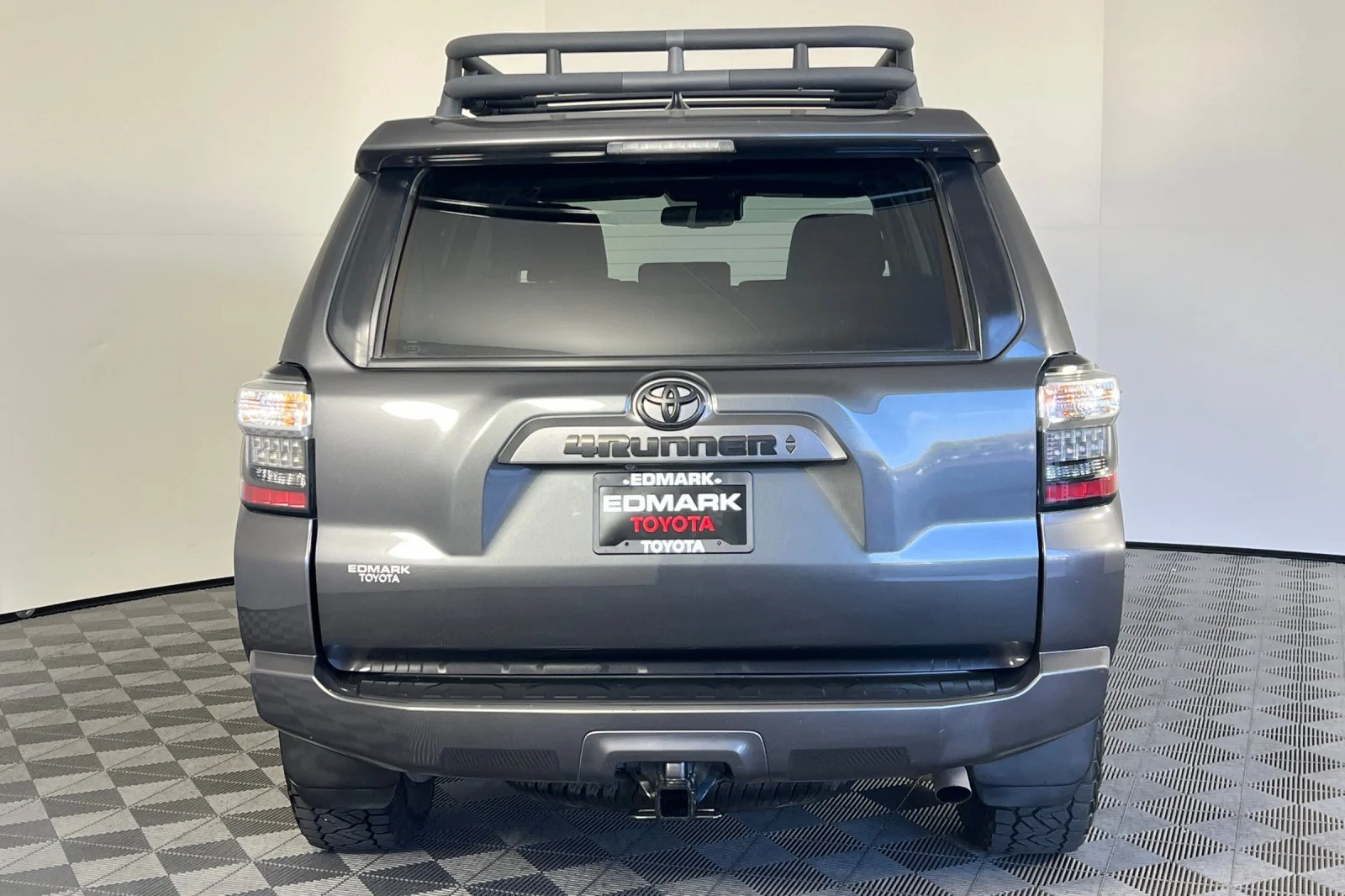 Used 2022 Magnetic Gray Metallic Toyota SR5 Premium image 4