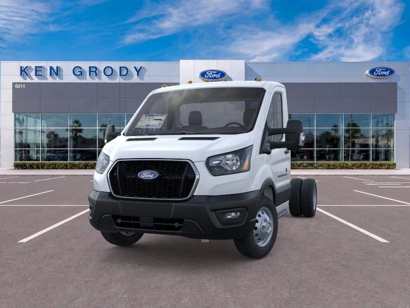 New 2026 Oxford White Ford Base image 3