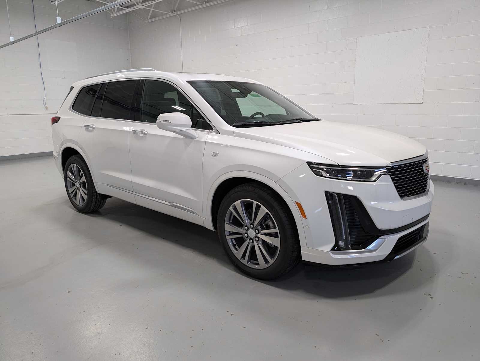 2025 Cadillac XT6 Premium Luxury Sport photo 3