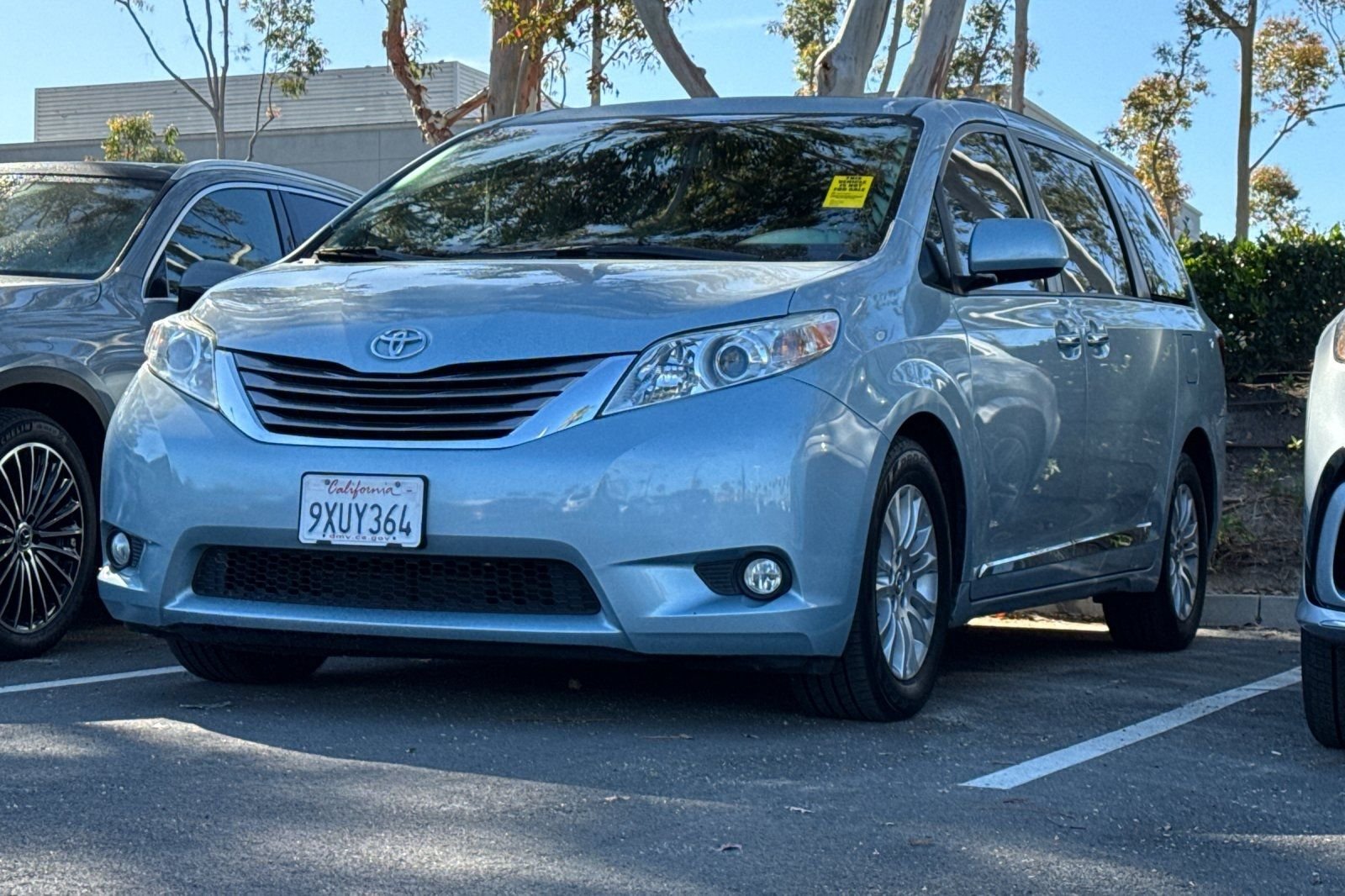 2016 Toyota Sienna XLE Premium V6 8-Passenger's photo