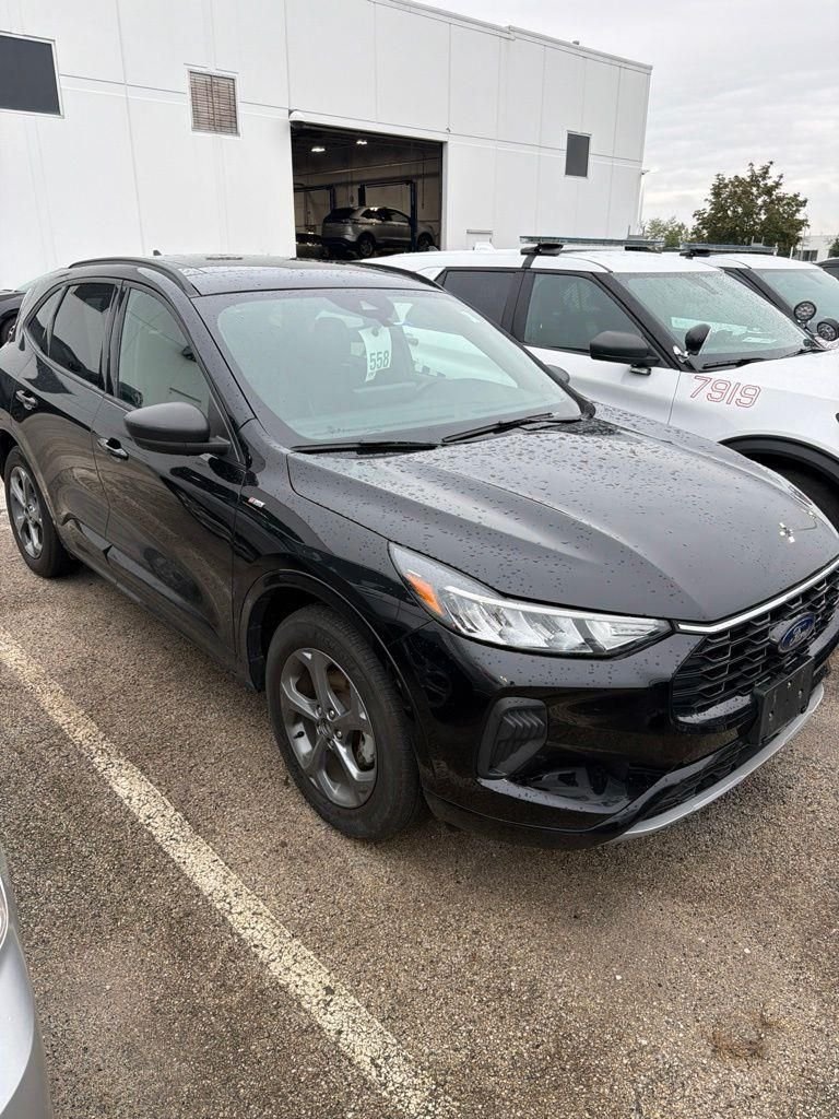 Used 2024 Black Metallic Ford ST-Line image 5