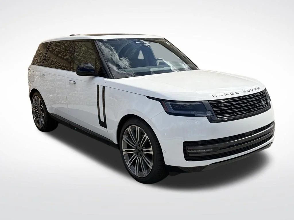 New 2026 Fuji White Land Rover SE image 3