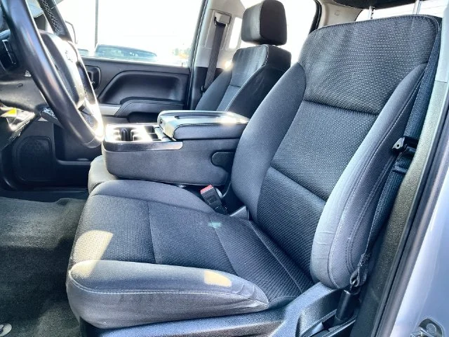 Used 2018 White Chevrolet LT image 22