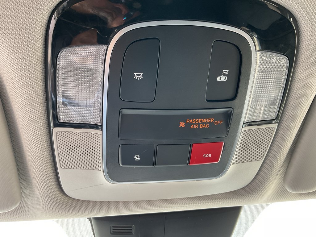 Used 2022 Quartz White Hyundai SEL image 22