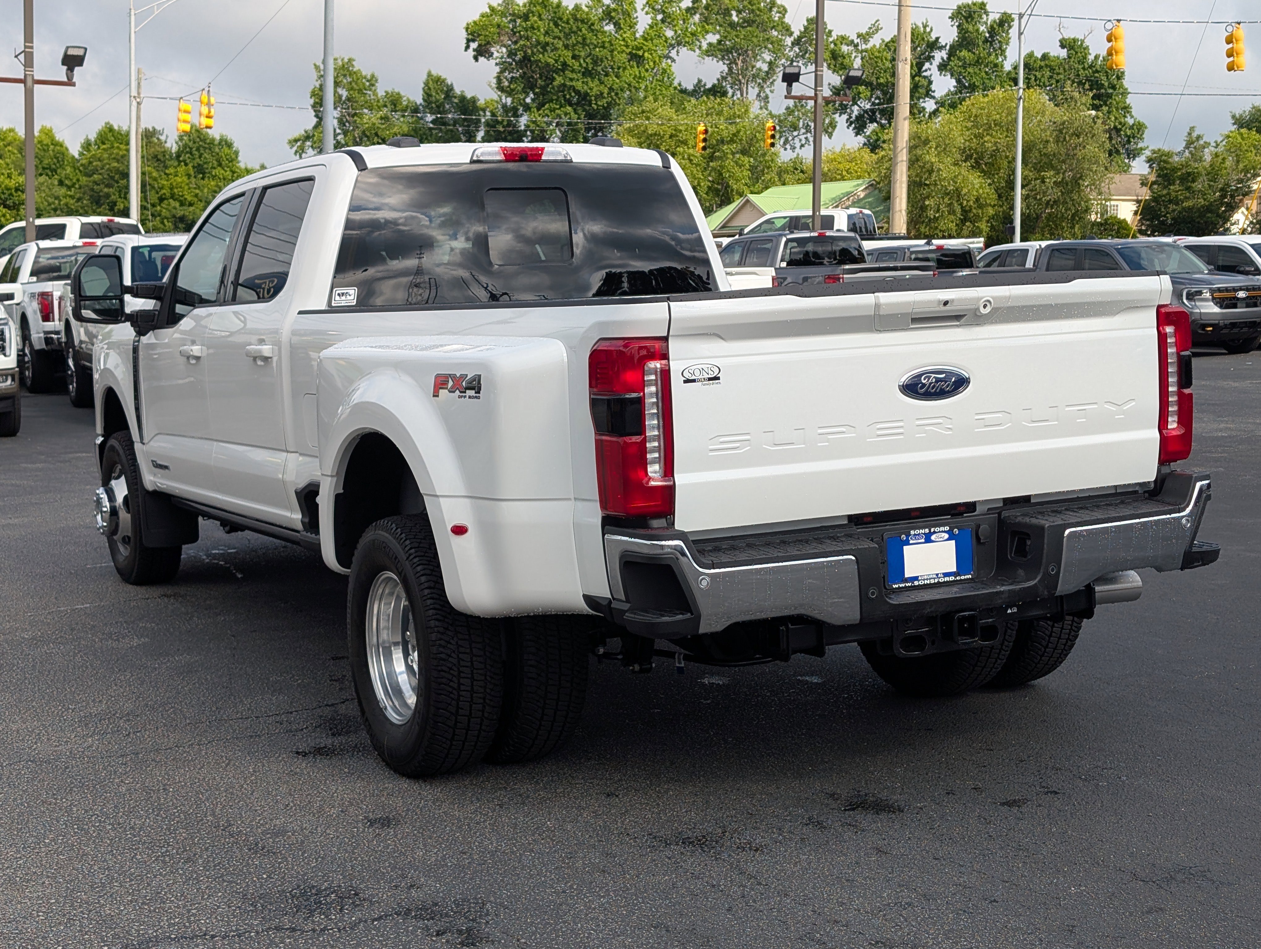 New 2026 Star White Metallic Tri-Coat FORD F-350® Lariat® image 13