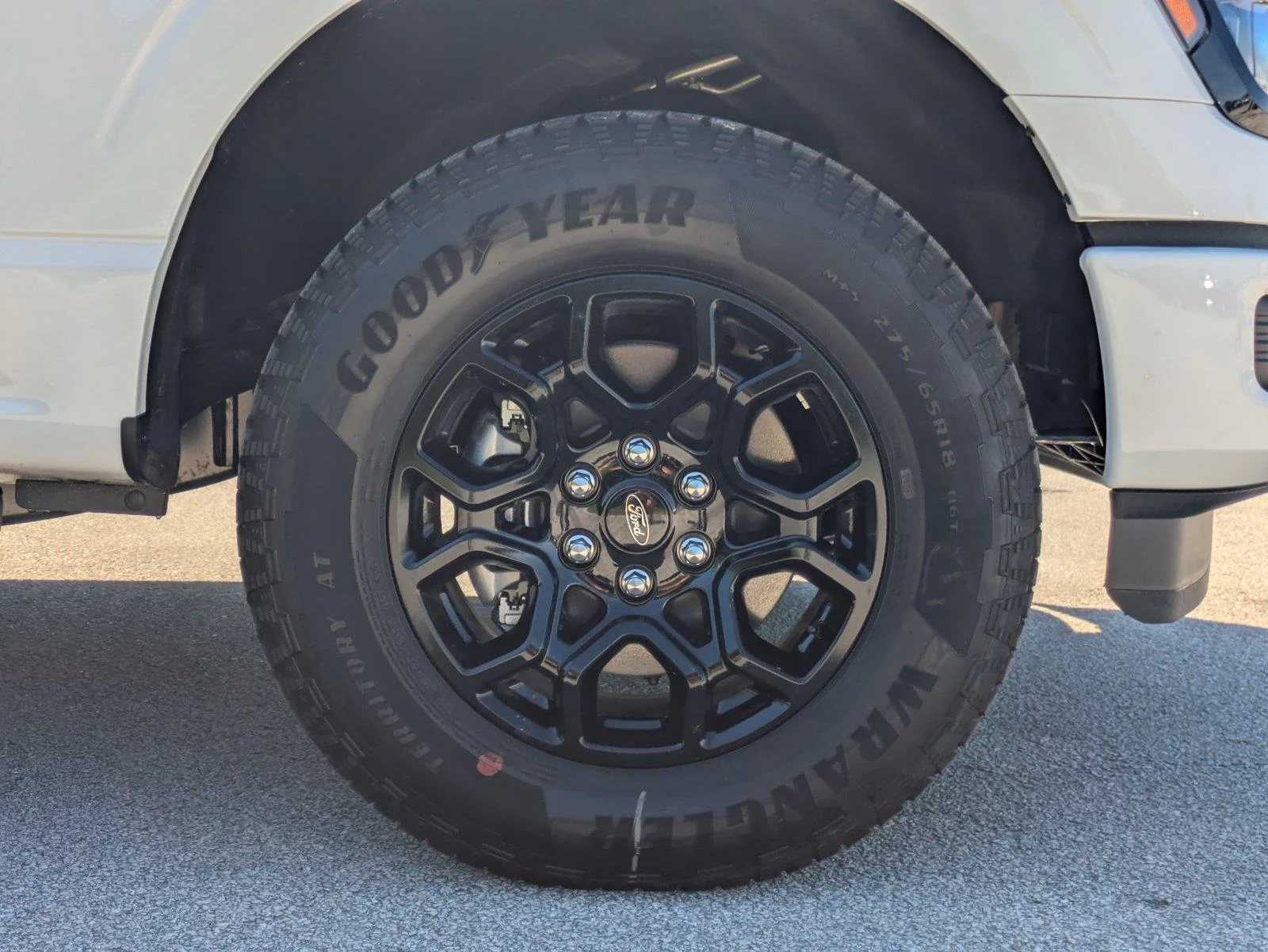 New 2026 Oxford White Ford XLT image 4