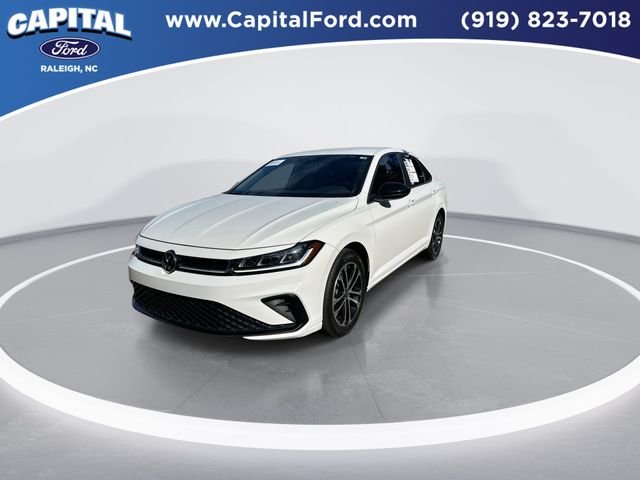 Used 2025 White Volkswagen 1.5T Sport image 4