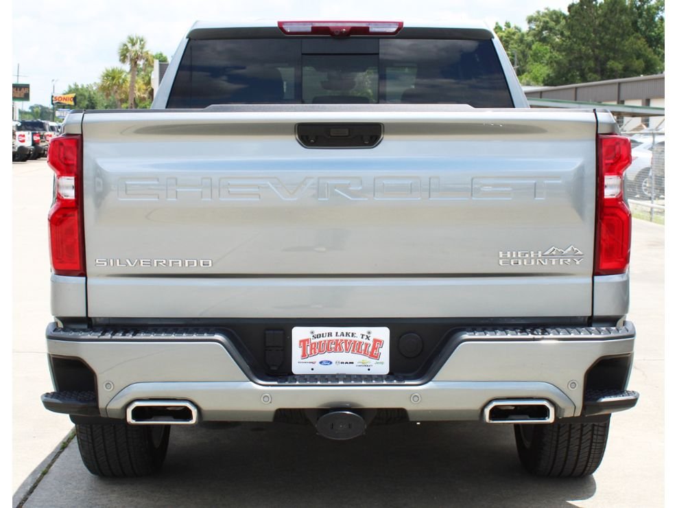 Used 2025 Sterling Gray Metallic Chevrolet High Country image 27