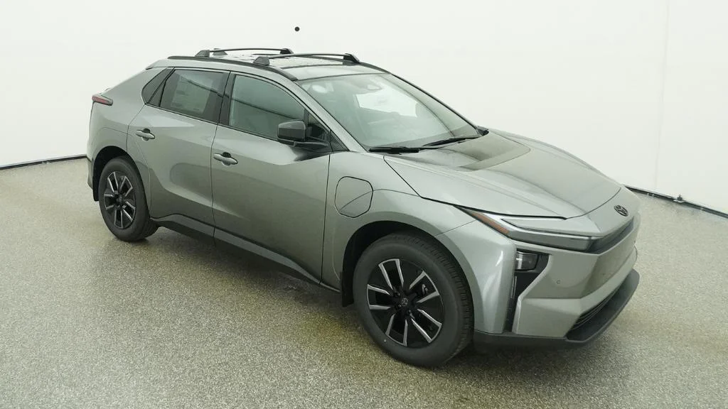 New 2026 Heavy Metal Toyota XLE image 31