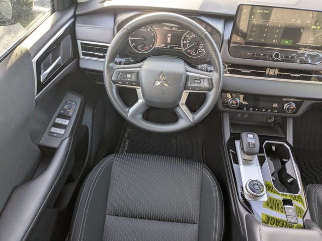 Used 2025  Mitsubishi ES image 16